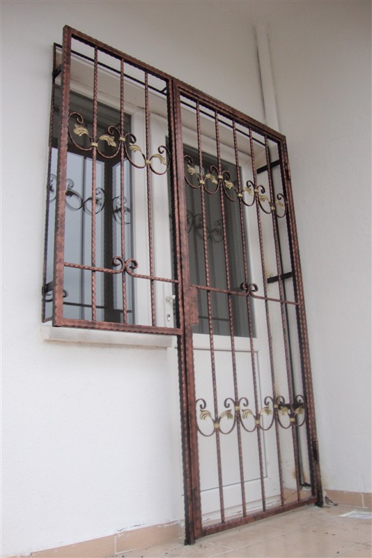 Ferforje Balkon Kapıları